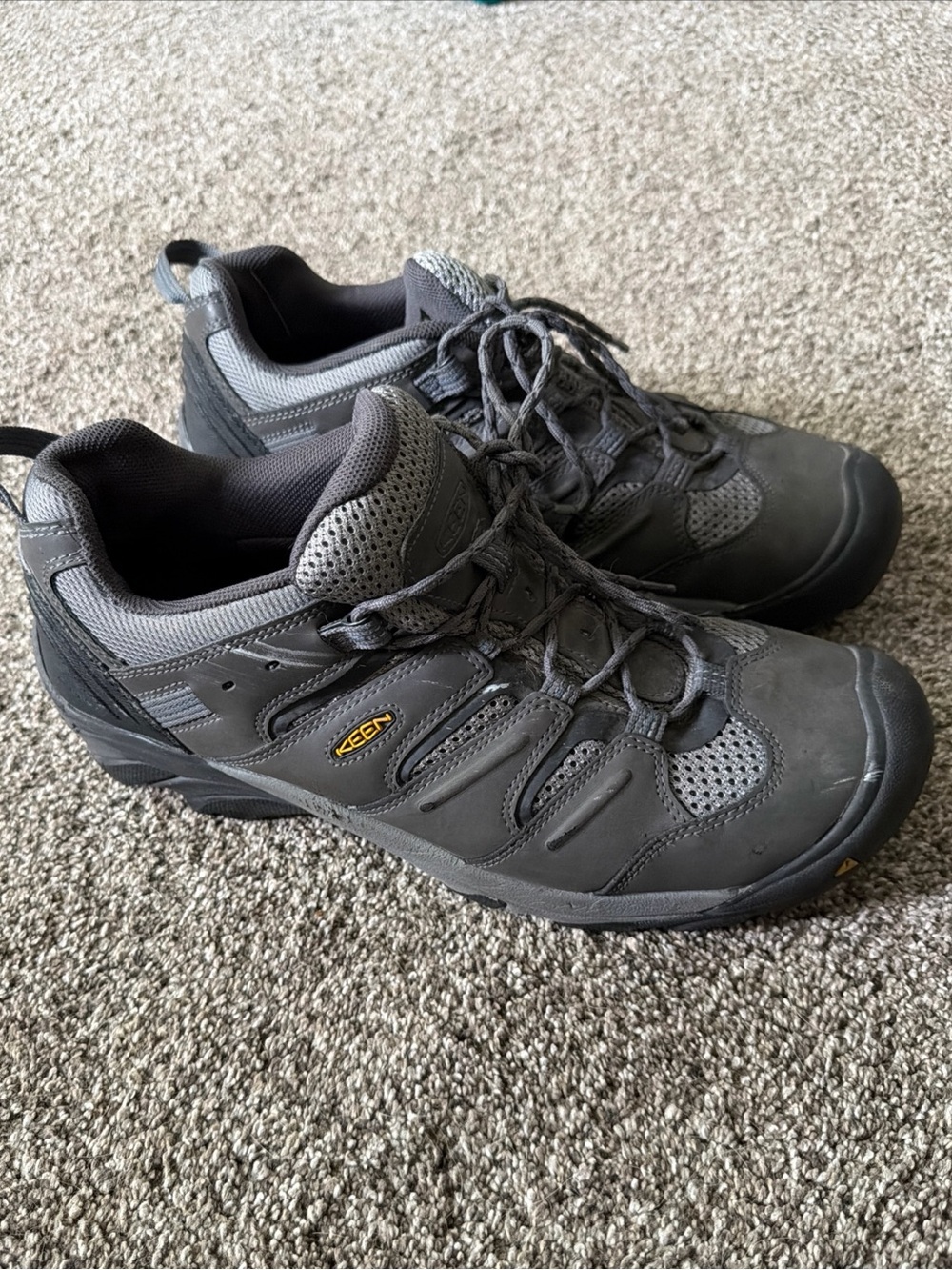 Keen Men's Gray Lansing low work Steel Toe Shoes 14 EE extra wide EH rated